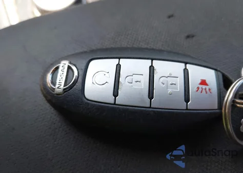 2017 Nissan Pathfinder S/Sv/Sl/Platinum z USA, uszkodzony, nr VIN 5N1DR2MM8HC648594